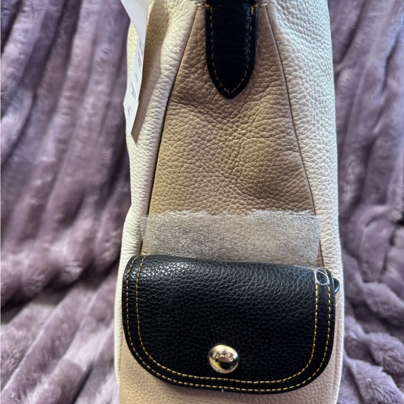 Coach Cream and Tan Leather Shoulder Bag with Gold Accents - Picture 4 of 6